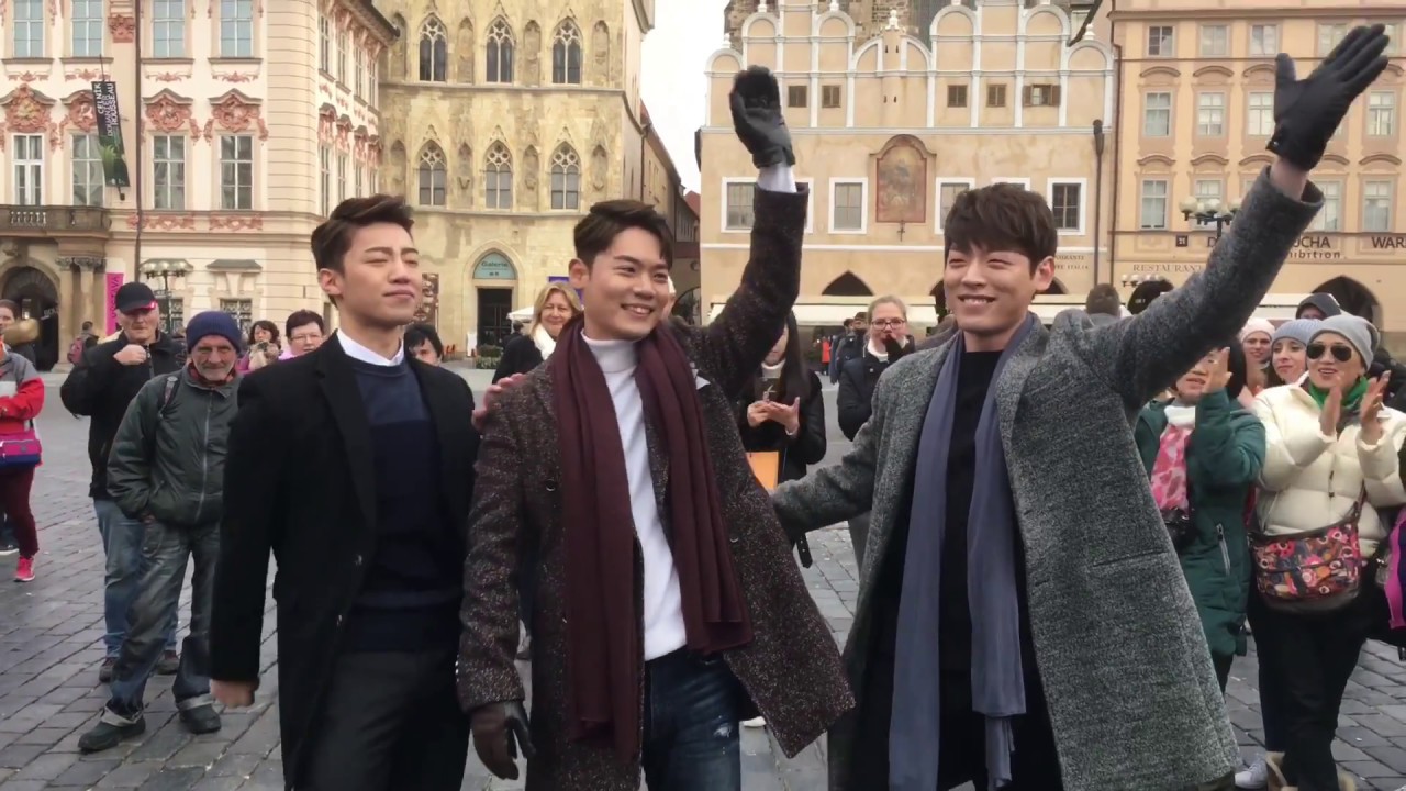 AWESOME - Nessun Dorma in Prague
