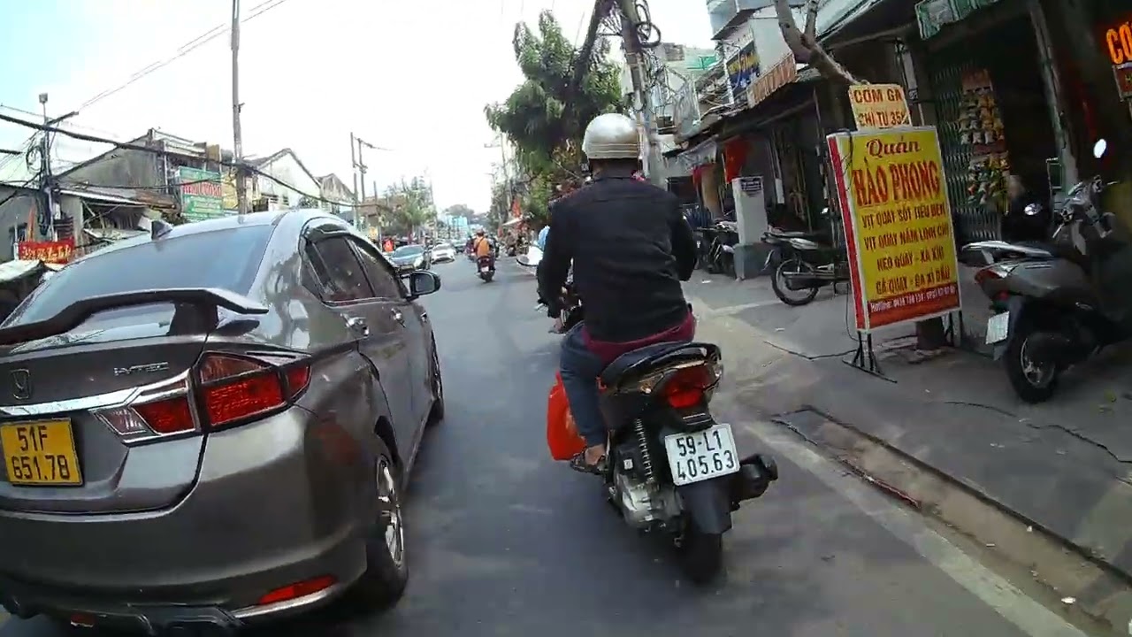 Chạy về quận 8 luôn 