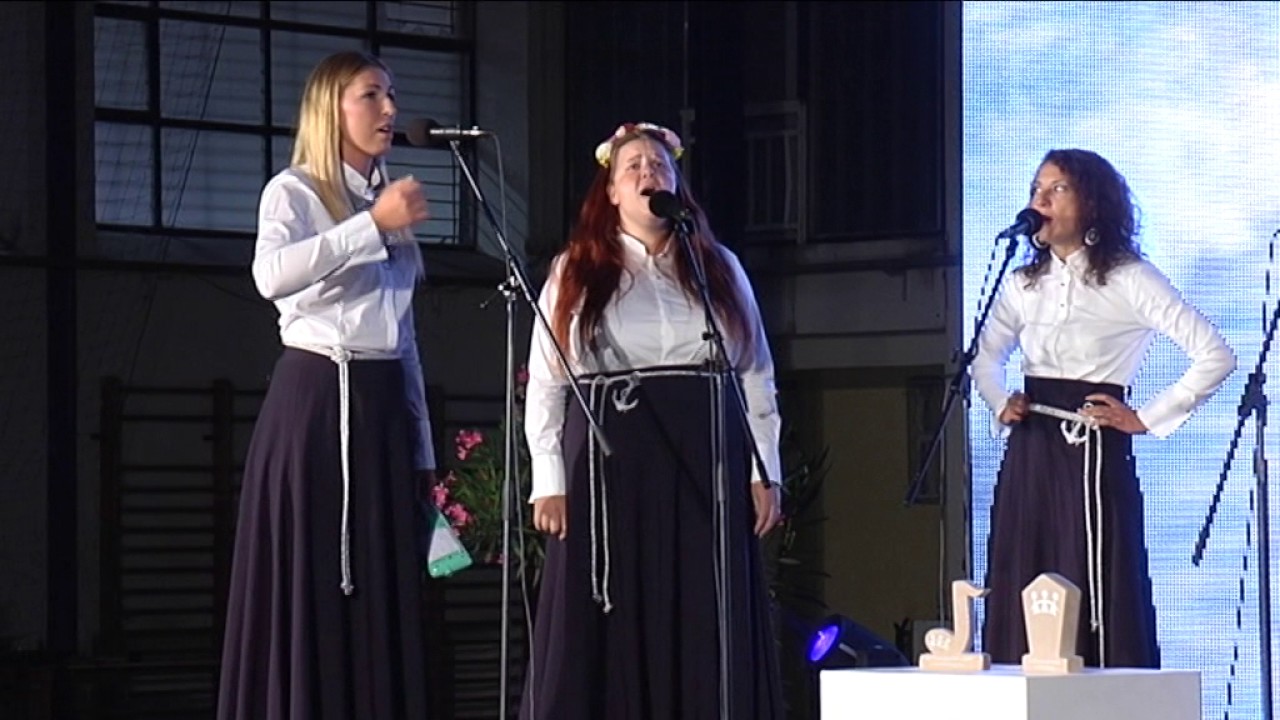 Klapa Ankora (Podstrana) - Loza u škripu