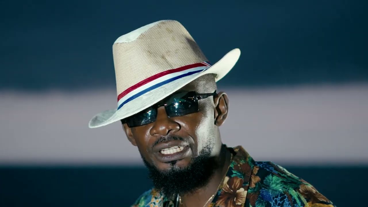 Capitaine Douk _ la balançoire _ ( official vidéo ).