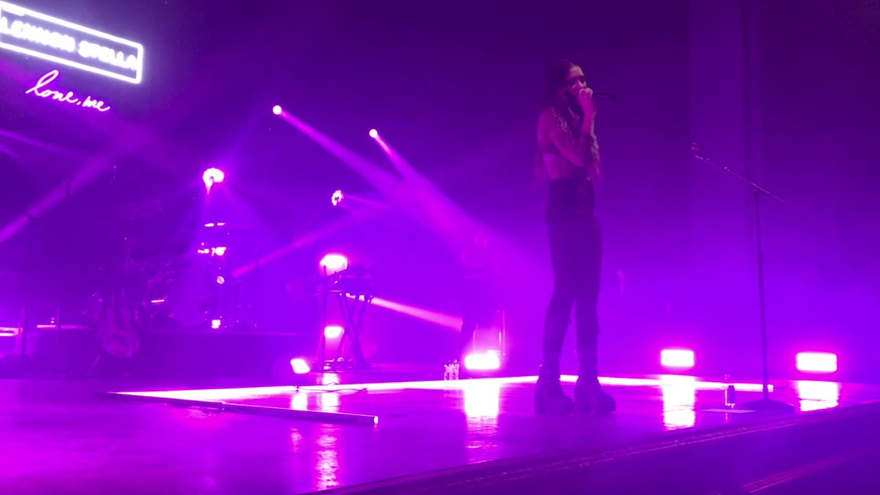 Lennon Stella - Leave Me Alone - Live - Love Me Tour 2019