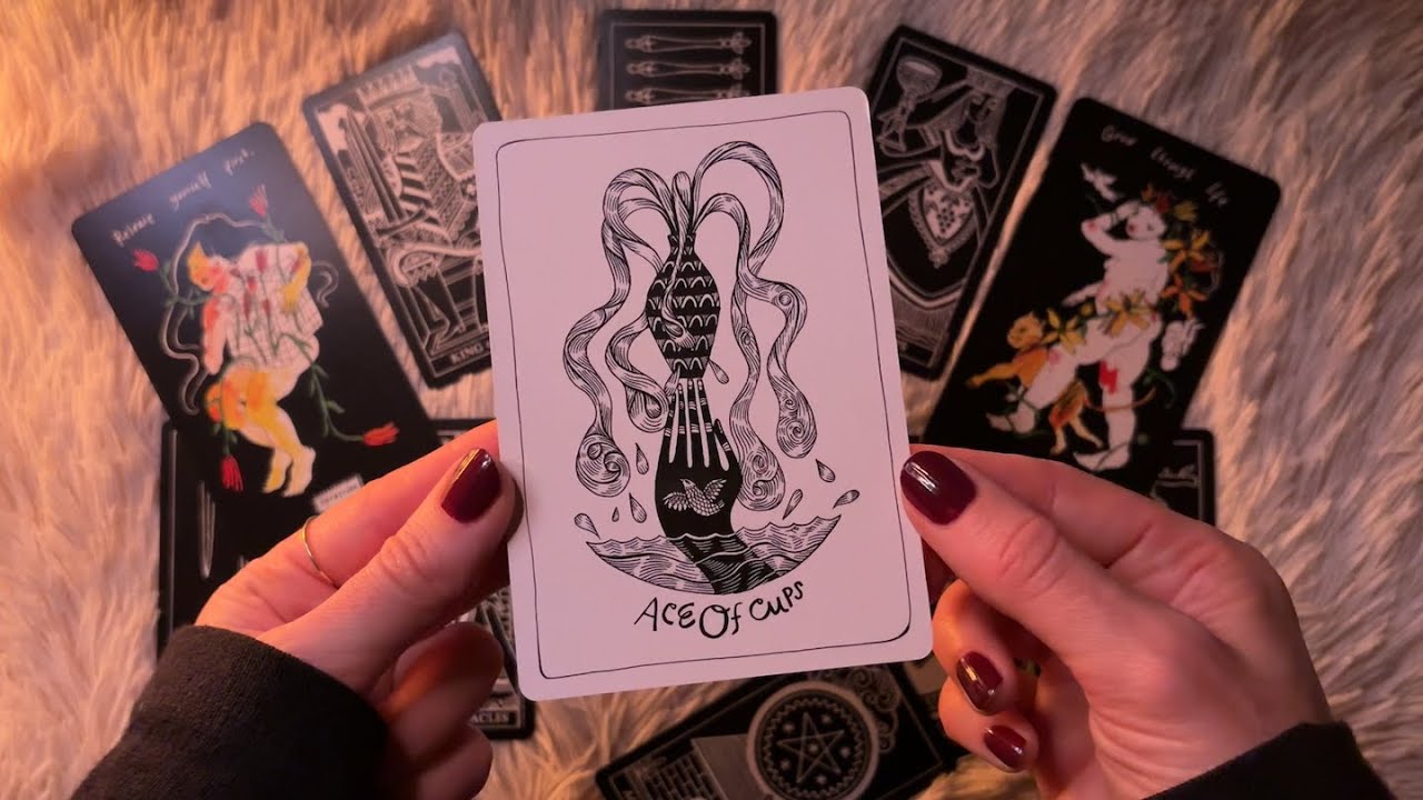 ASMR Tarot Reading for the Year Ahead (Pick a Pile) 🌟🥂