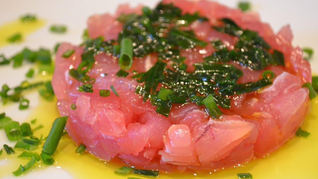 TARTARE DI TONNO ALL ERBA CIPOLLINA - Tunafish Tartare by BRAVOBOB.wmv