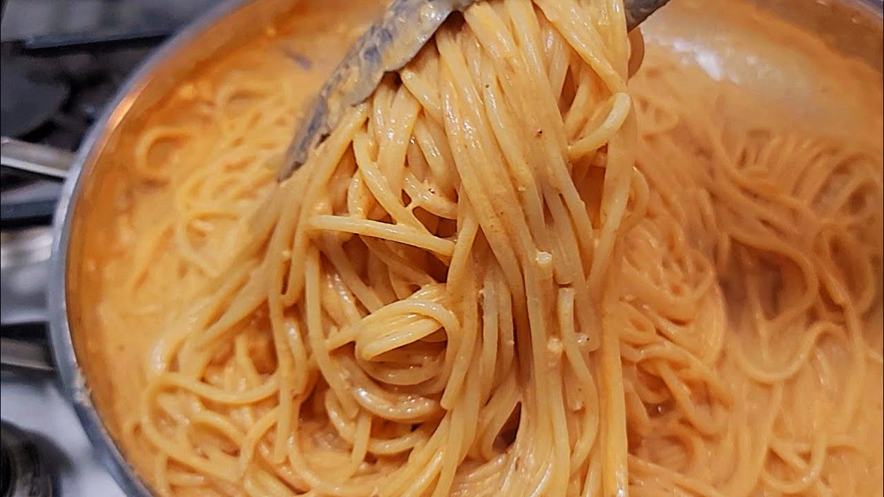 Mexican Style Creamy Red Spaghetti | Espagueti Rojo | Simply Mamá Cooks