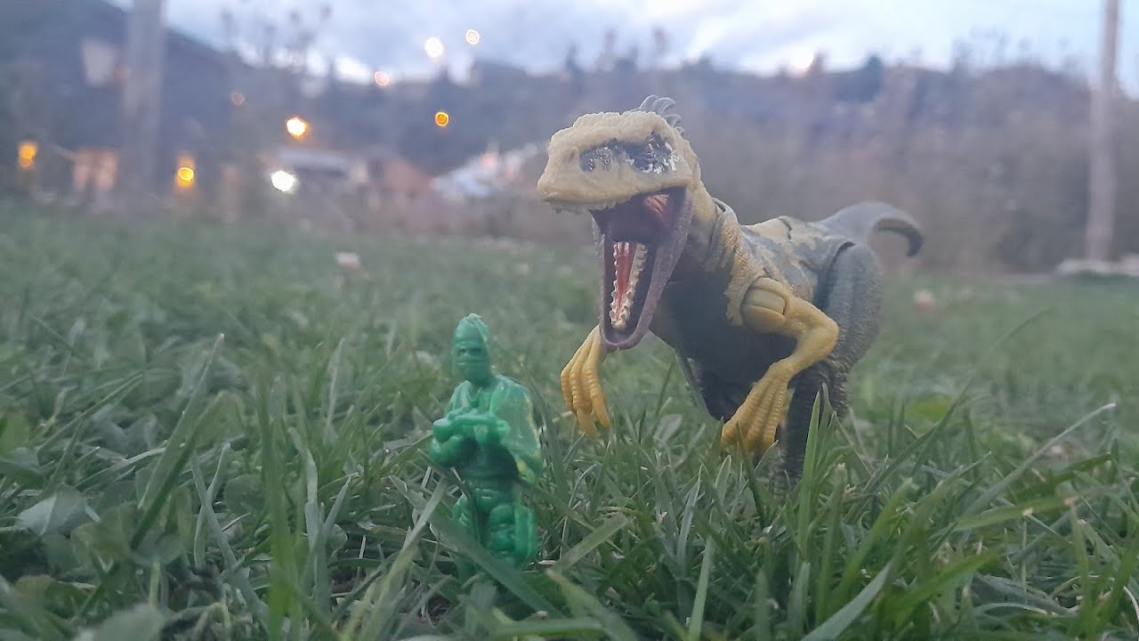Ceratosaurio VS Carnotauro #ceratosaurio #jurassic world #carnotaurio #batalla
