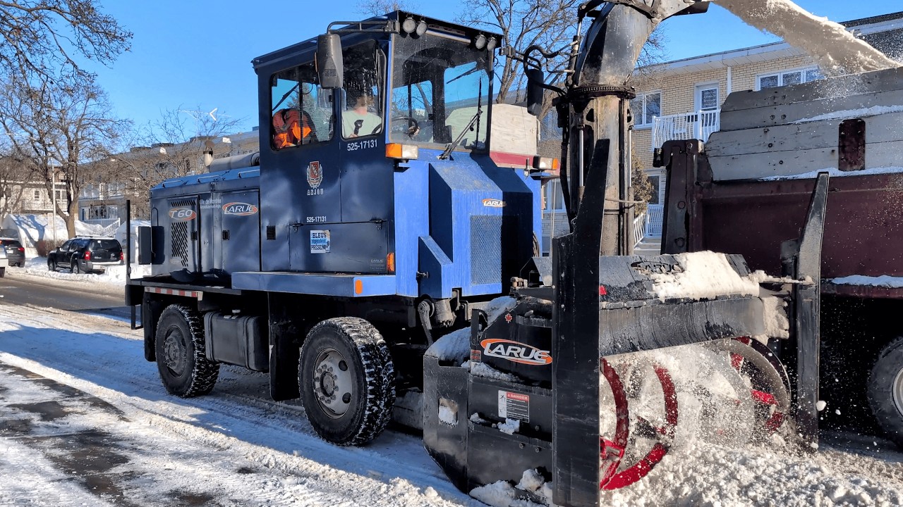 SMI 7250a & Larue T60 | Snow Removal Operation in Ville d'Anjou