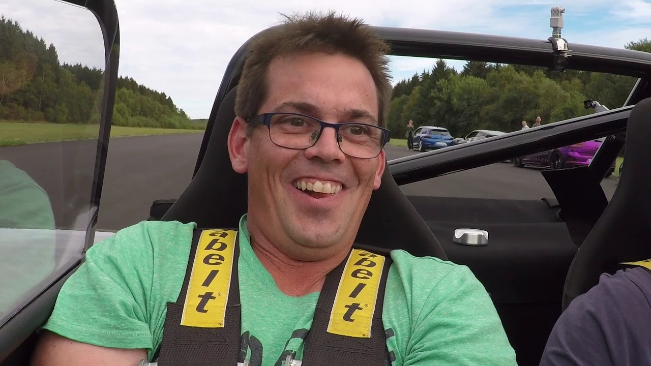 Reaction to HKT RS CLUBSPORT 11.