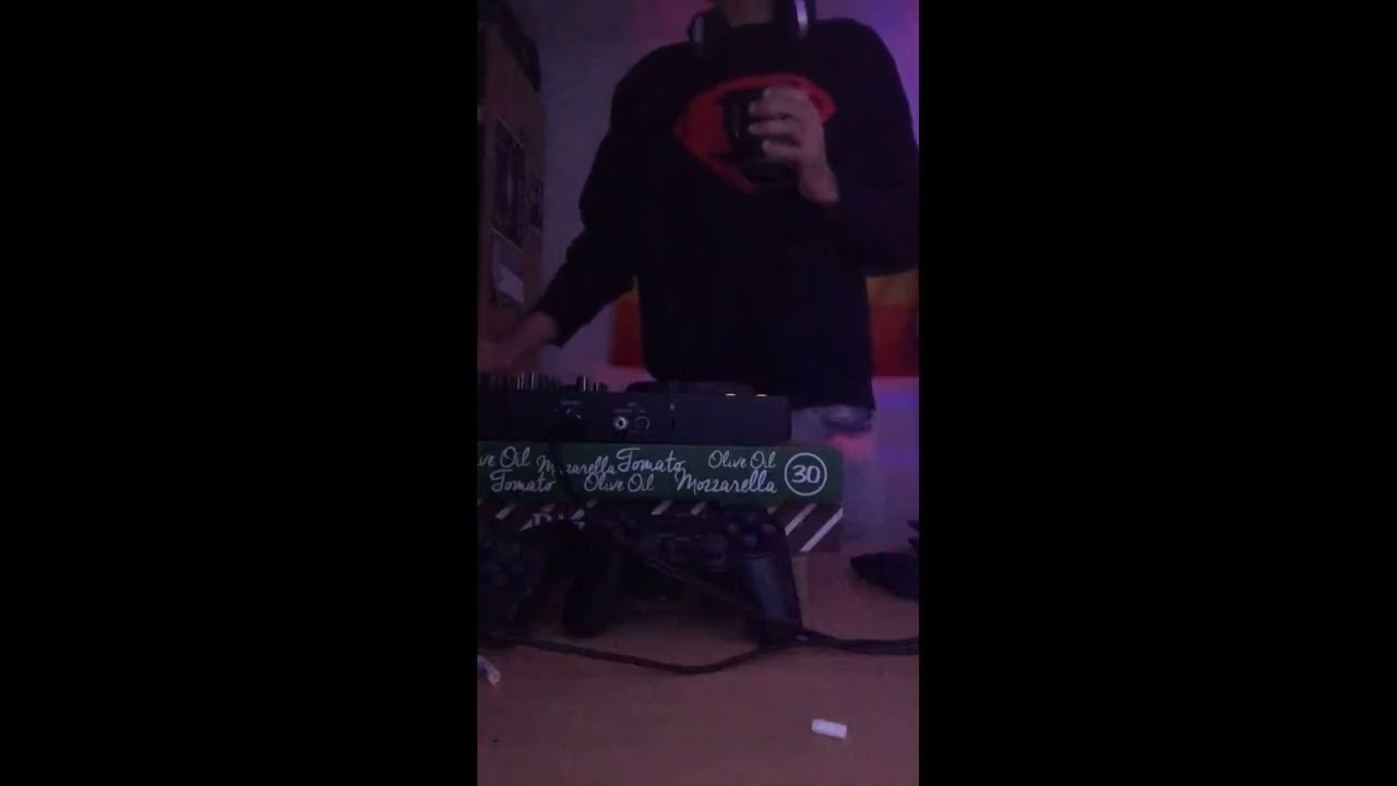 Dark hypnotic techno - Faiz Ahmad Rasul - Techno from my room