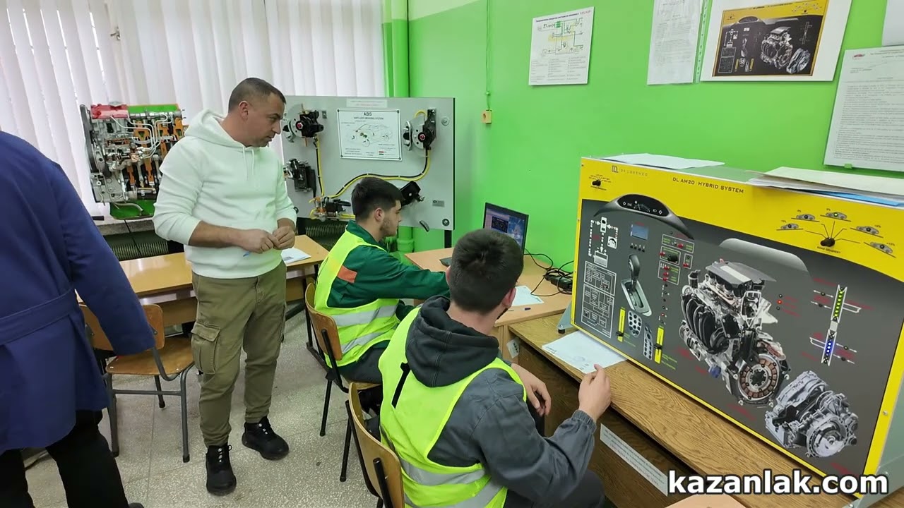 Оспорвана надпревара определи най-добрия млад автомонтьор и водач в ПГТТМ
