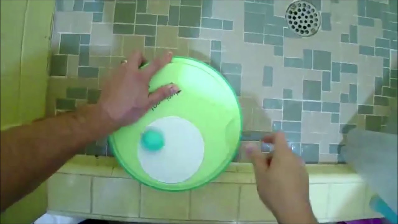 Spin Drying Clothes with a Salad Spinner, Test