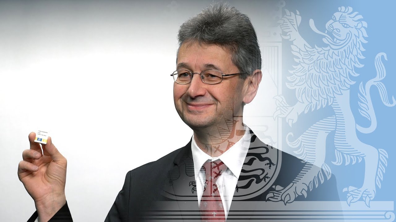 Staatsminister Prof. Dr. Michael Piazolo im Videoportr&auml;t - Bayern