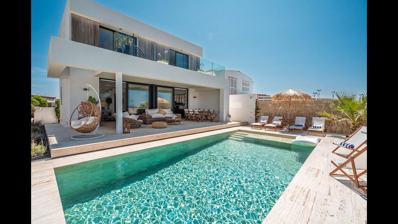 Espectacular chalet en 1ª línea de Cala'n Blanes