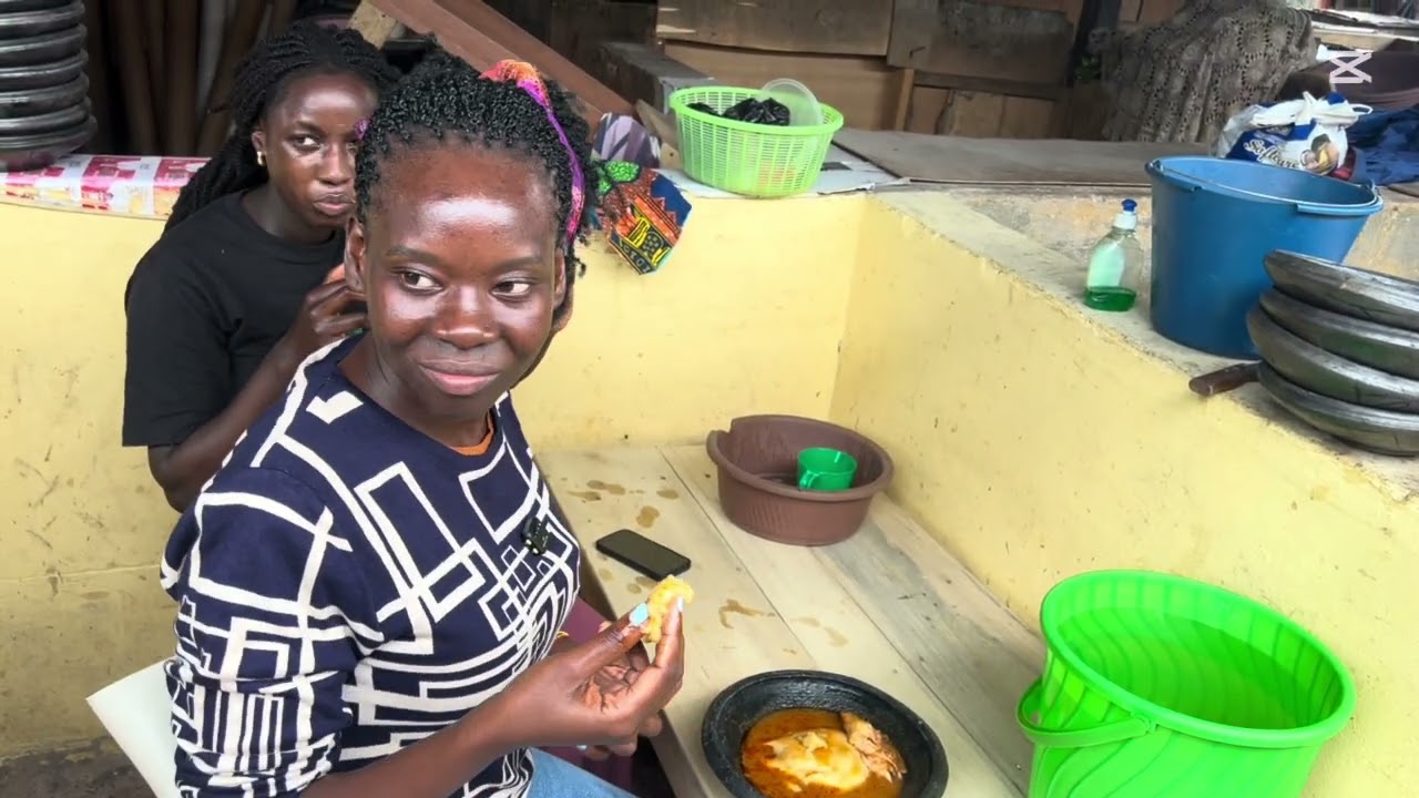 Ugandan Girls Eating Ghanaian Food for the First Time in Accra Ghana 🇬🇭🇬🇭
