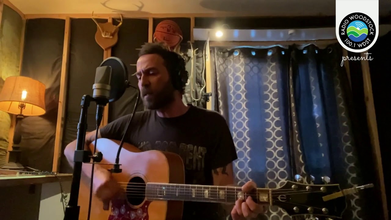 Sofa Sessions: Mondo Cozmo