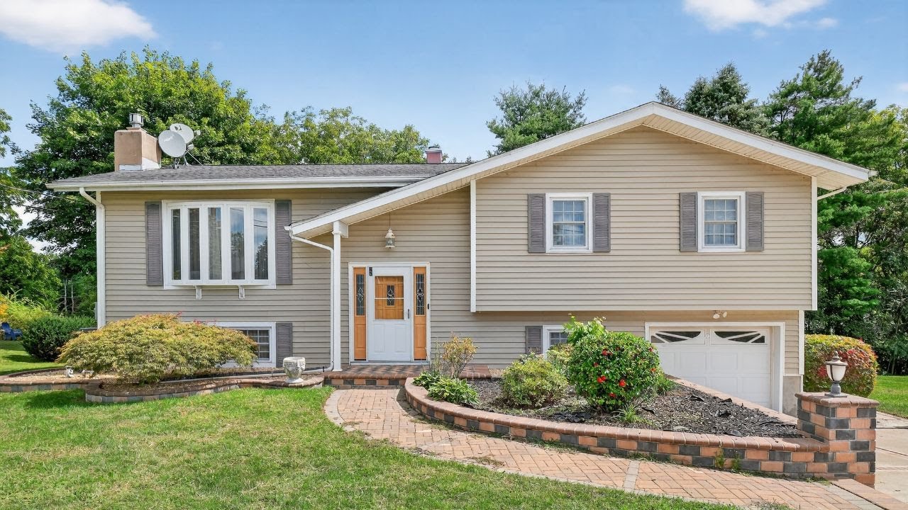 Real Estate Video Tour | 6 North Dr, Poughkeepsie, NY 12603 | Dutchess County