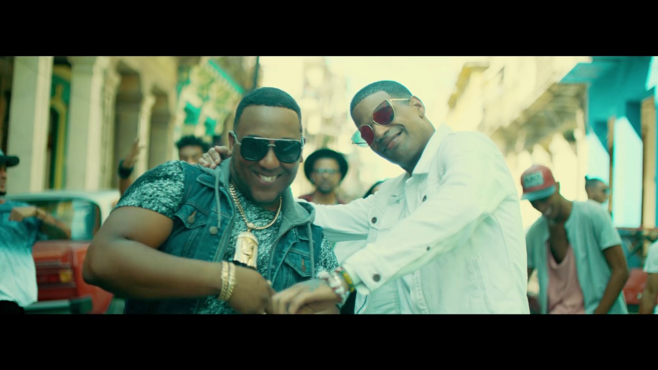 Mariana y la Makinaria   Avísale a Papá feat @elitoreveysucharangon  #lomasdurodeltimbatonencuba