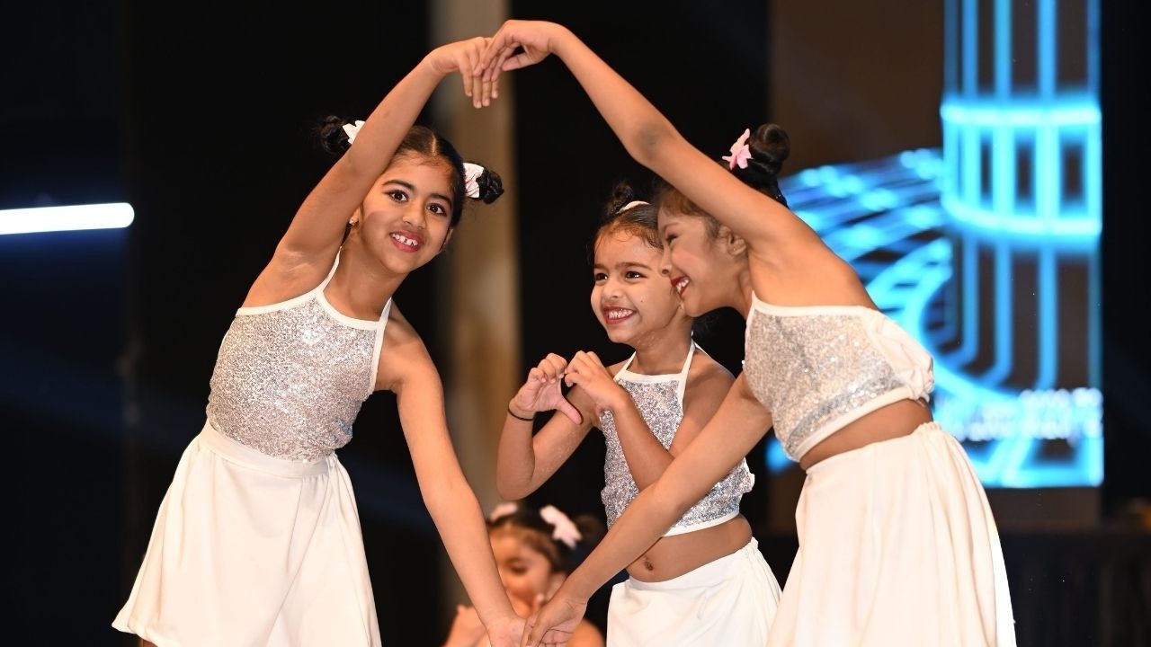 Aavan Jaavan X Bijuria X Monica Kids cute Dance | Superstar Rajinikanth Hrithik Roshan, Kiara Advani