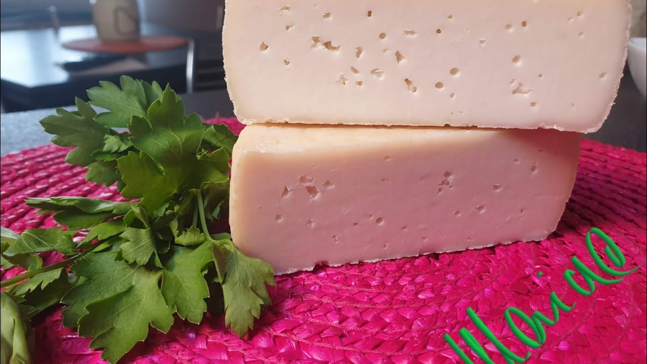 Formaggio e ricotta fatti in casa con latte di pecora
