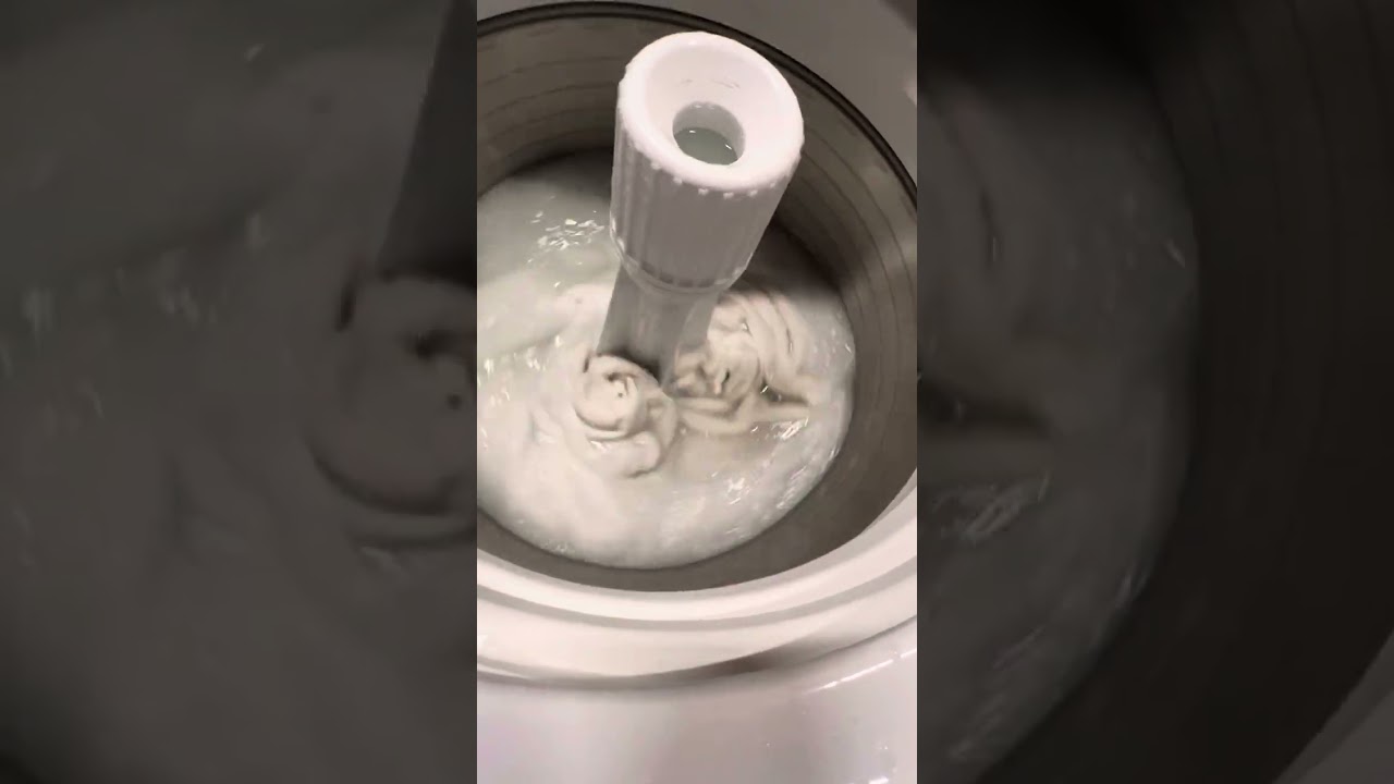 Speed Queen TR 7 Heavy Duty Cycle using Tide powered detergent.