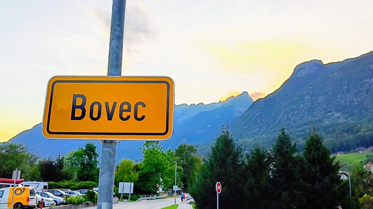 BOVEC kolima kroz prelepe ulice Slovenija Leto 2023 z avtom po lepih ulicah Slovenia