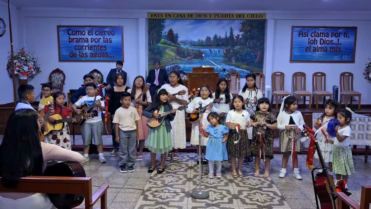 Cuerpo de niños alabando al señor por el cumpleaños de nuestra pastora Giannina 