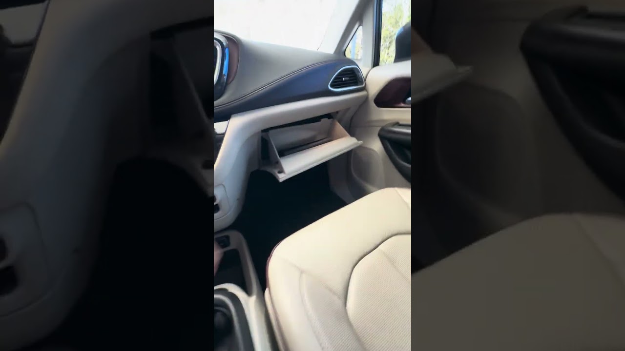 2017 Chrysler Pacific limited walkaround, exterior and interior