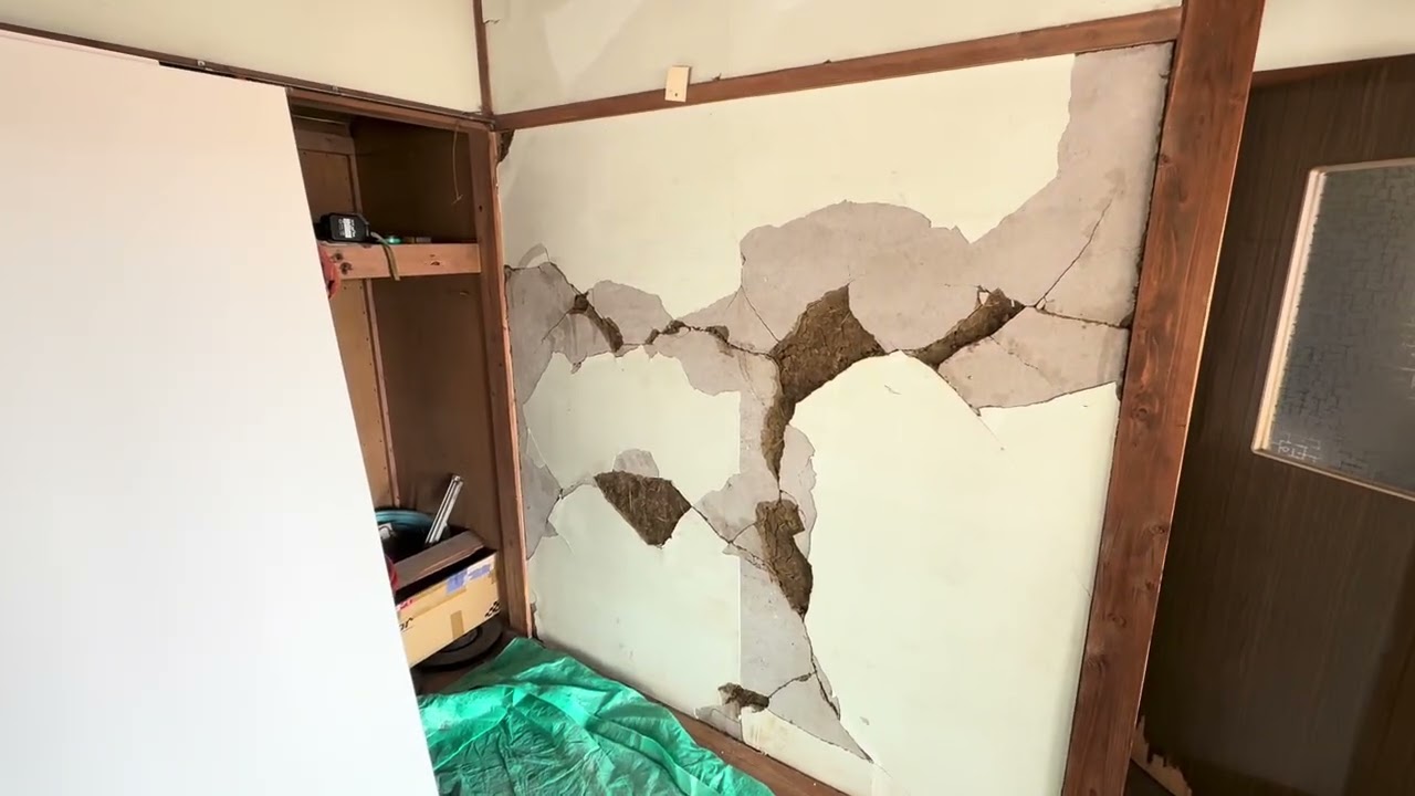 ［古民家］　2026.2.18  宗ちゃんの古民家　DIYで西側の部屋の土壁がポロポロなので化粧合板を貼ってみました♪ #宗ちゃんの古民家 