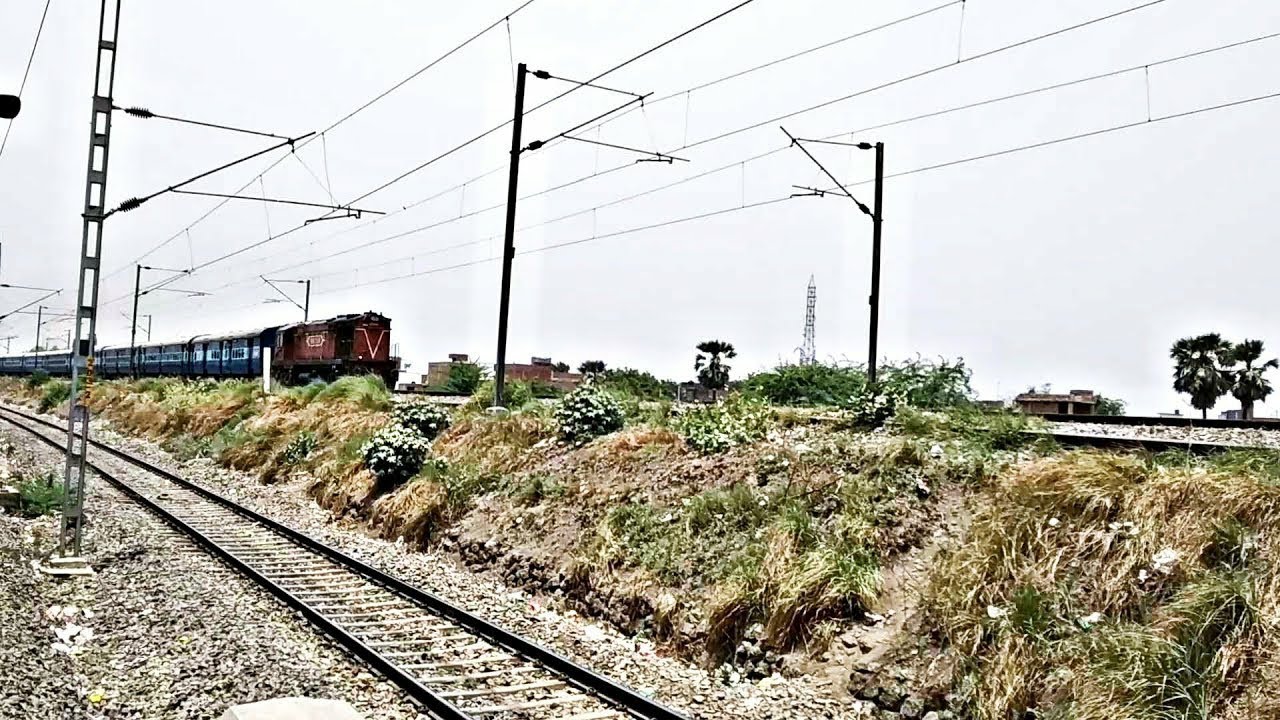 Grand Arrival At Varanasi Junction Via Varanasi City : Spotting UpperIndia Express