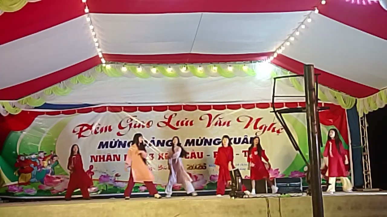 CLB Văn nghệ thiếu nhi xóm trại thôn mùa xuân 