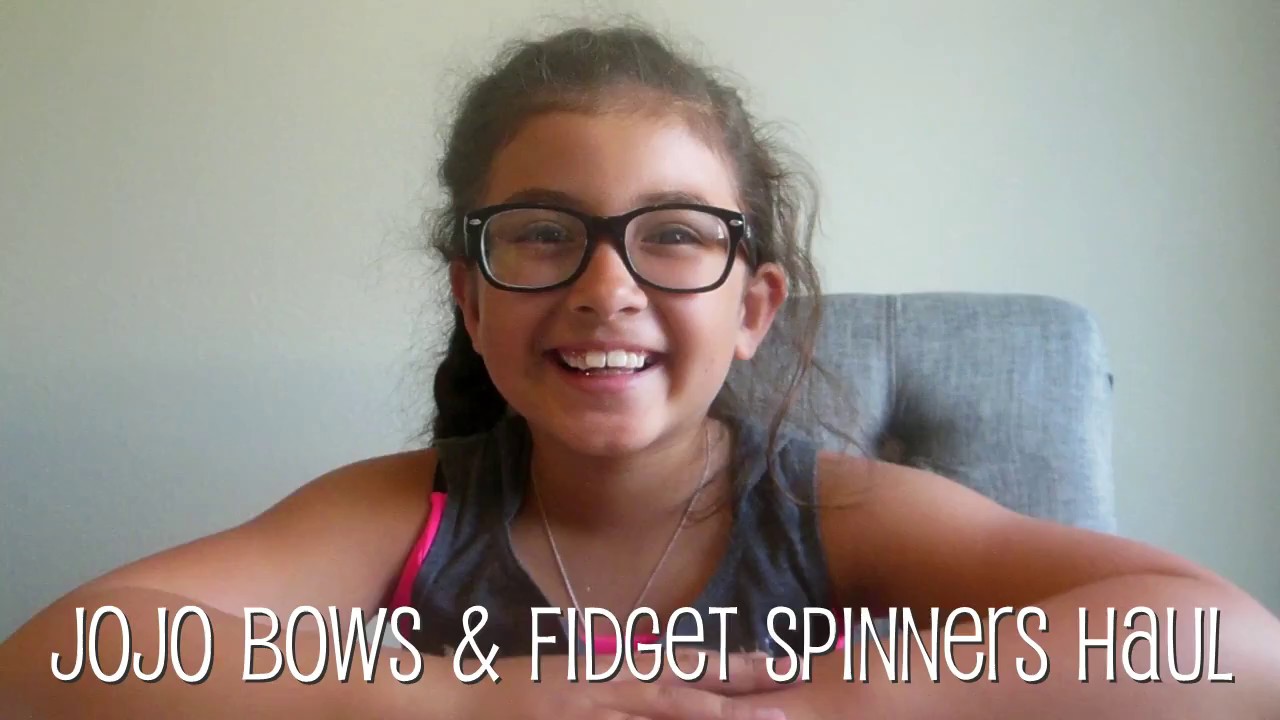 HAUL!!! | JOJO BOWS & FIDGET SPINNERS | Bella's World