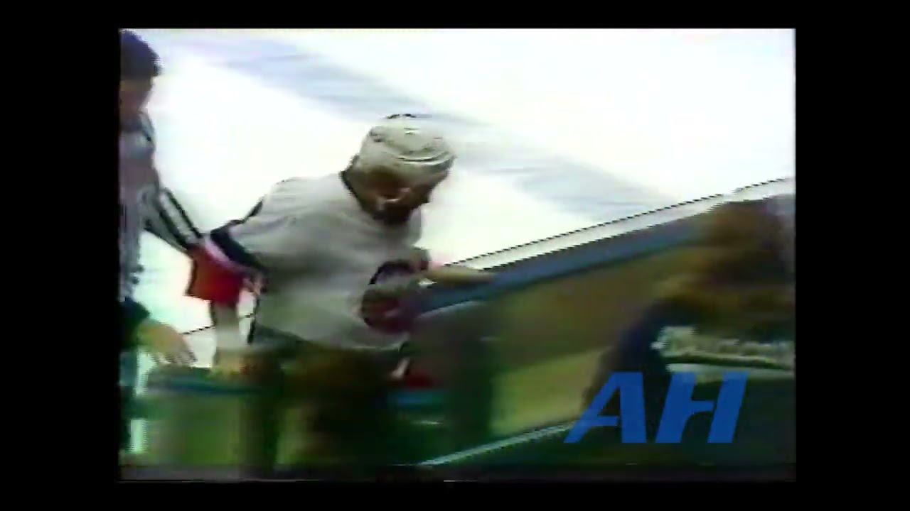 NHL Nov. 18, 1978 Garry Howatt,NYI v Paul Holmgren,PHI New York Islanders Philadelphia Flyers