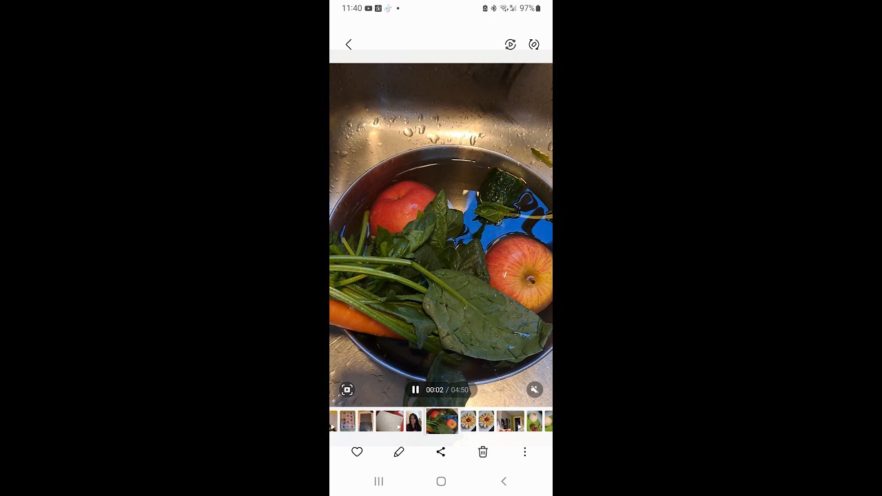 Making mix fruit and vegetables juice