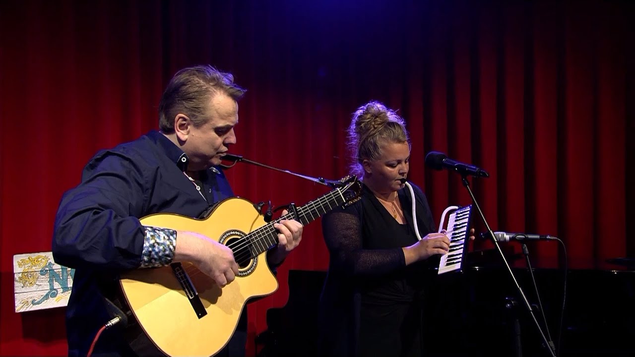 Ella & Her man - Carrousel (Broedplaats)  yn Noardewyn Live @OmropFryslan