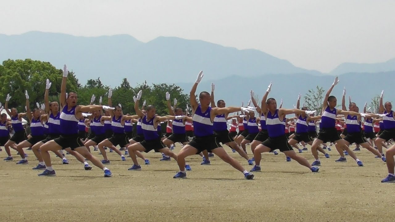 今年入隊したばかりの隊員たちによる自衛隊体操　松山駐屯地創立６４周年記念行事　2019 第１１０教育大隊　陸上自衛隊