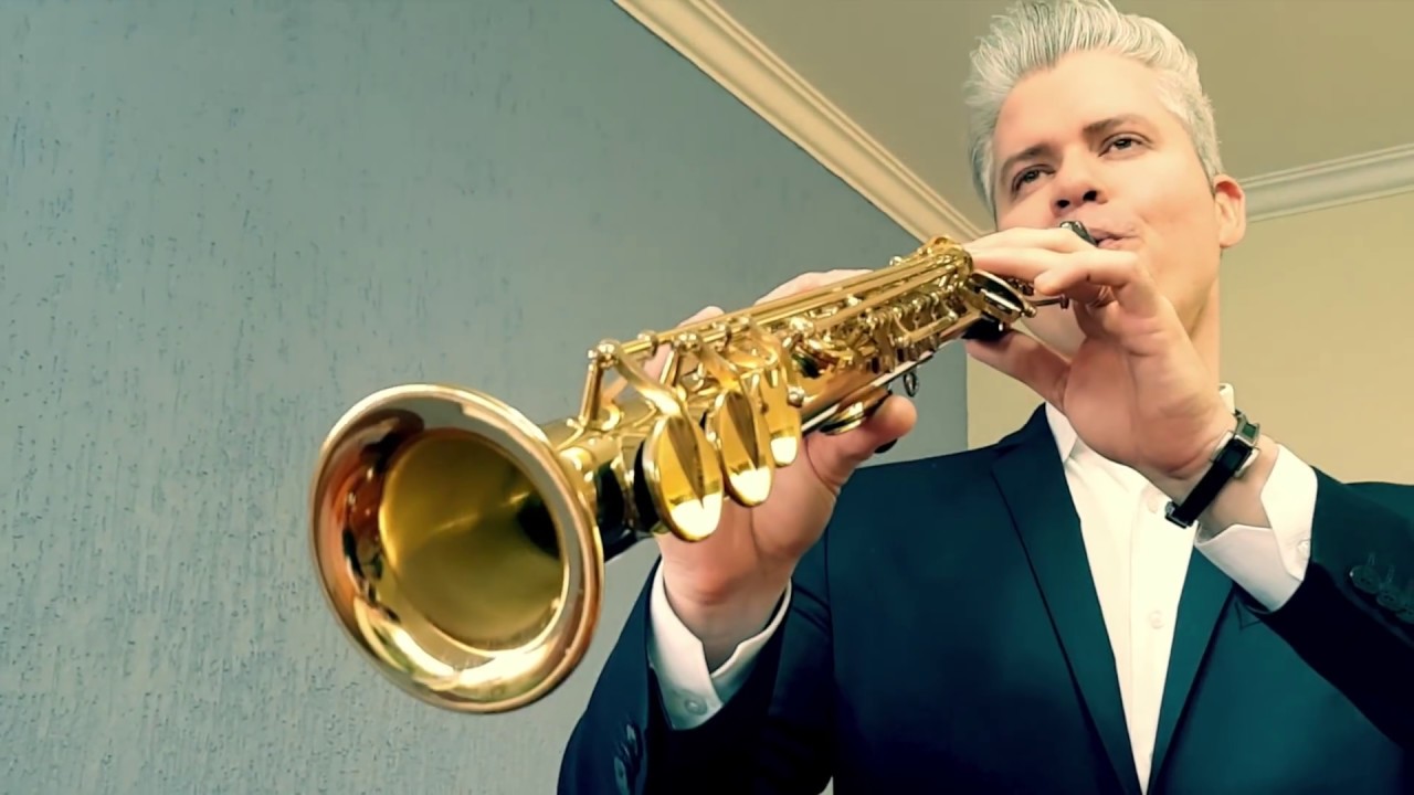 Hino Nacional Brasileiro no sax - FÁBIO COSTA