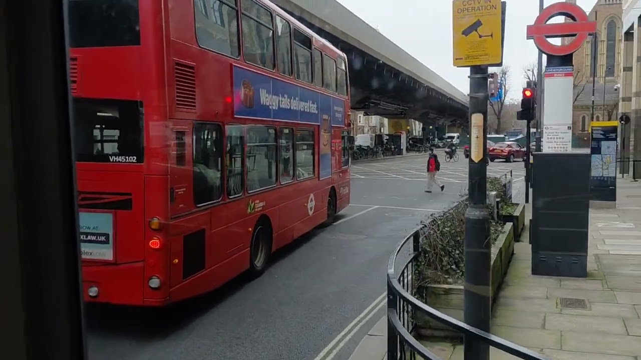 Hammersmith Broadway bus station/72 bus route 