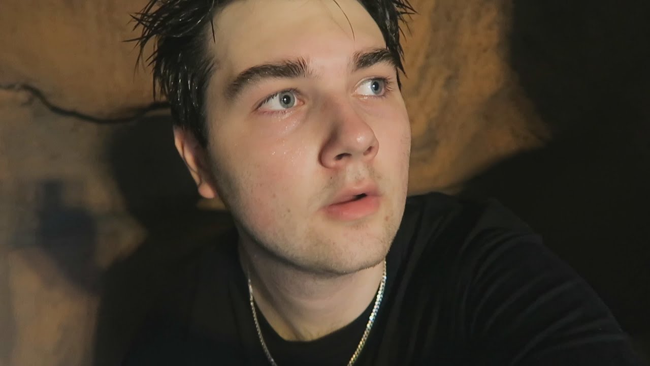 RED HOUSE GETS TRAPPED IN A CAVE!! | Vlog #1