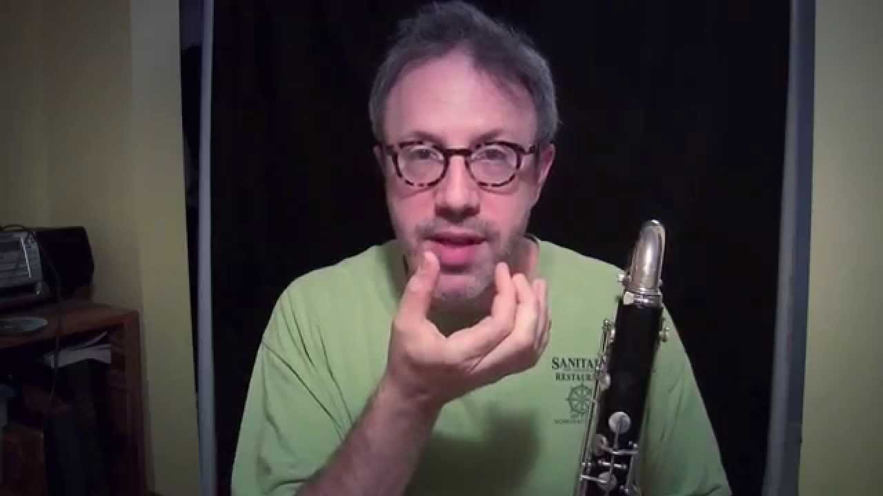 «У меня болит лицо». — Возвращаюсь в форму, играя на кларнете.