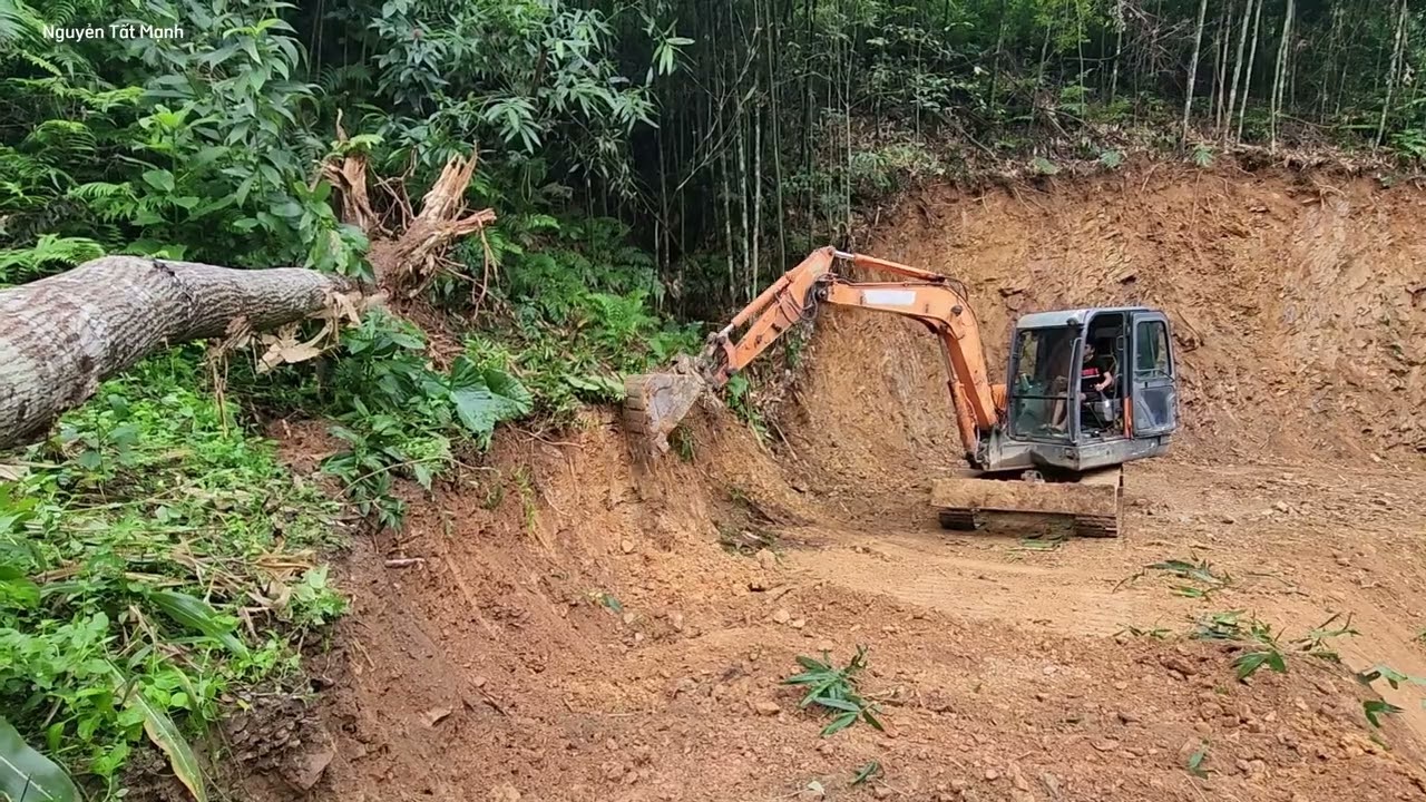 CAO TỐC LŨNG CÁNG vượt cua vuông góc ĐÁNH TAN ĐỒI NGÔ.Nguyễn Tất Mạnh