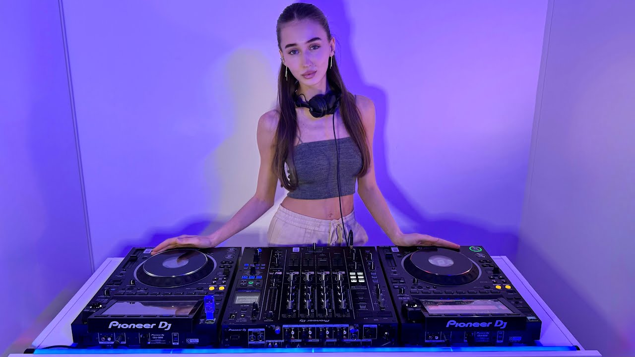 TECHNO 🖤 Peak Time Dj Mix | Pure energy by Valeria Ostina