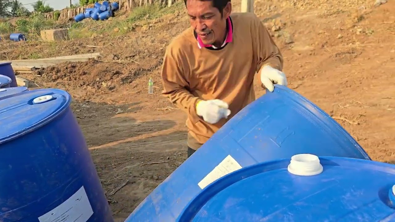 ฉีดพียูโฟม ทุ่นถังพลาสติกขนาด 200 ลิตร จ.อ่างทอง #ftpufoam