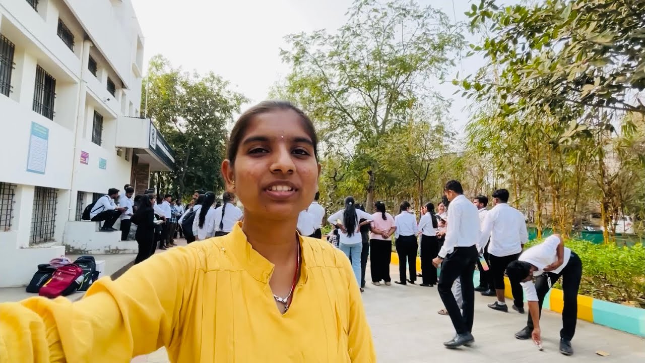 आज पथनाट्य सादर केलं 😅