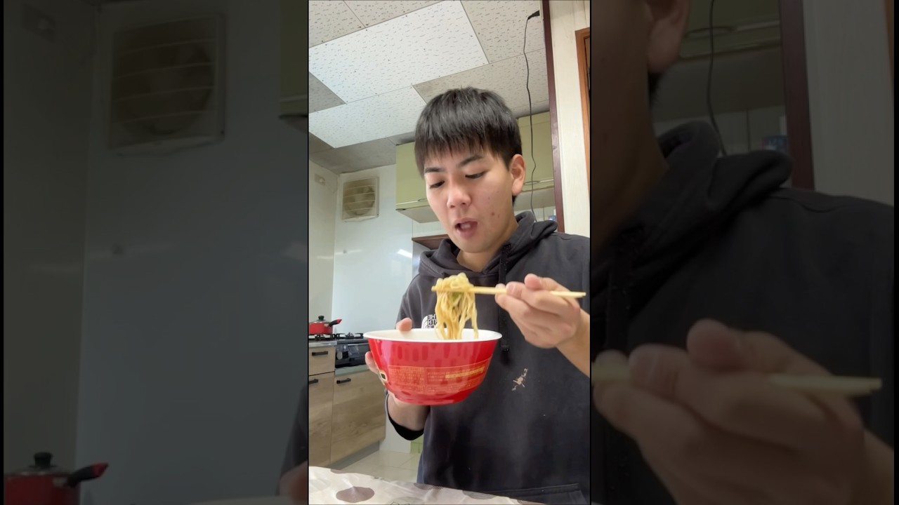 Повседневная жизнь в Японии 🇯🇵 Рамен в чашке &mdash; самый вкусный в мире!