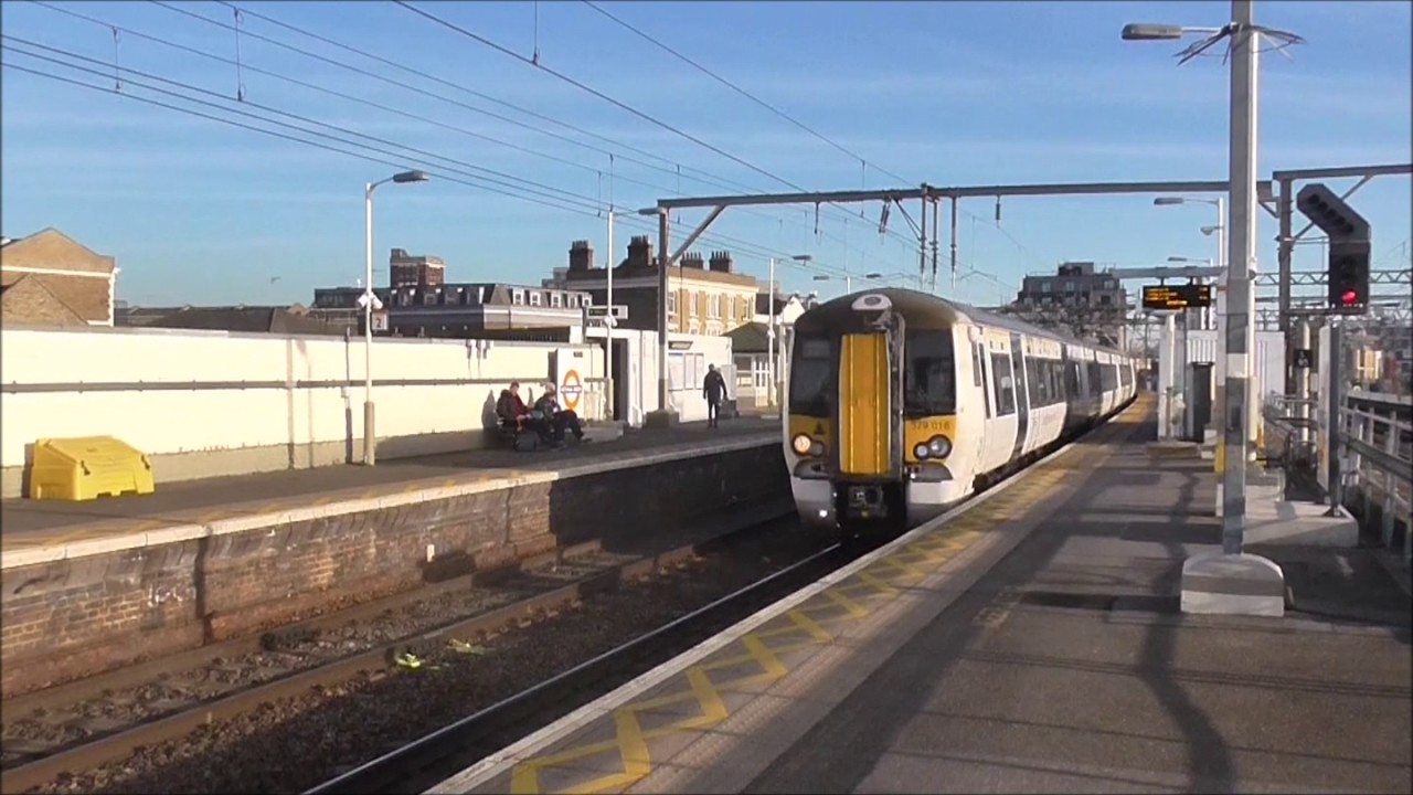 Trains at Bethnal Green. Tuesday 27.12.16