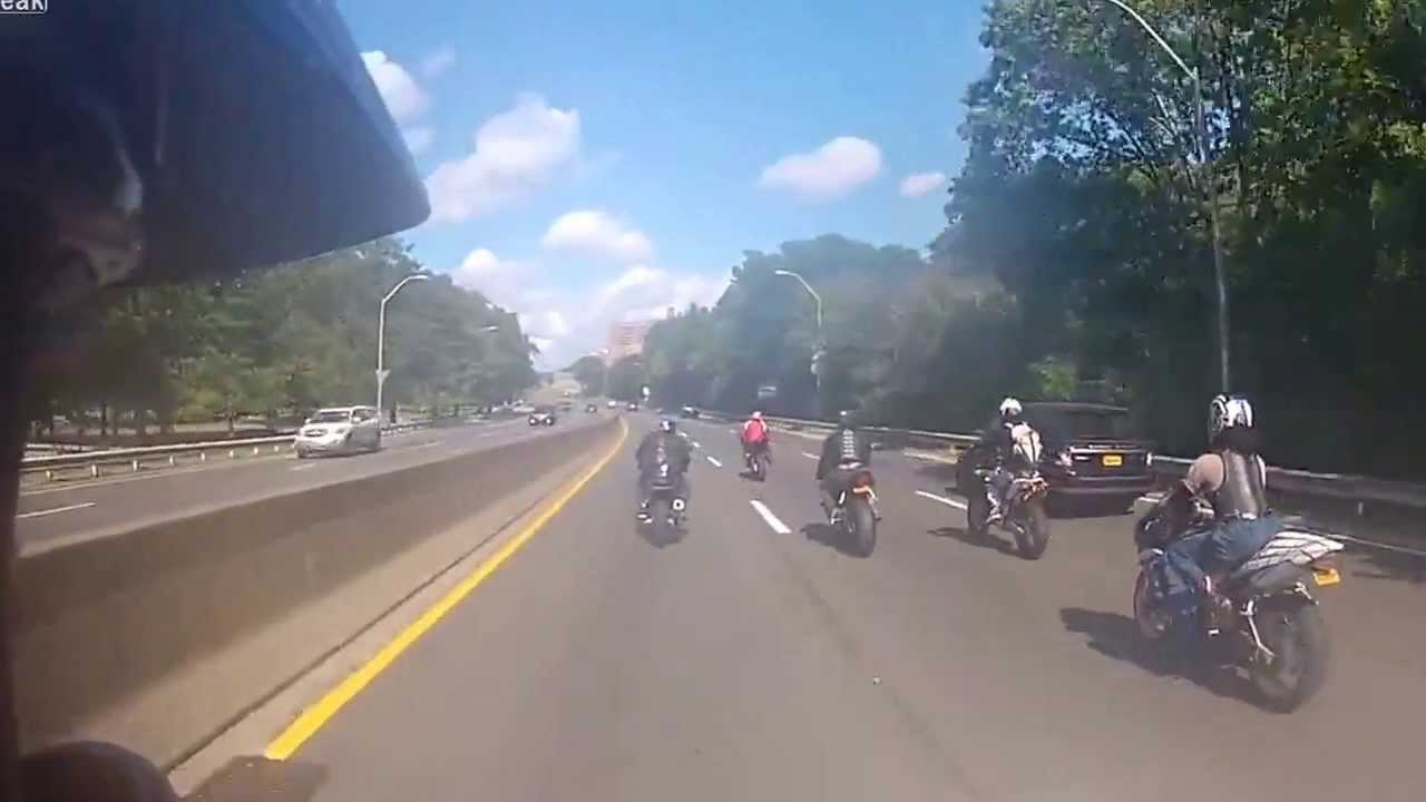 Biker Gang attack family in a Range Rover