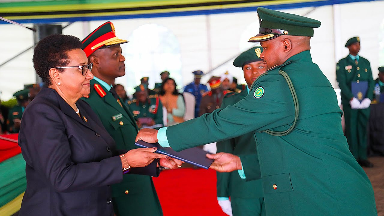 Waziri wa Ulinzi na JKT Afunga Kozi ya Ukamanda na Unadhimu, CSC Duluti, Arusha
