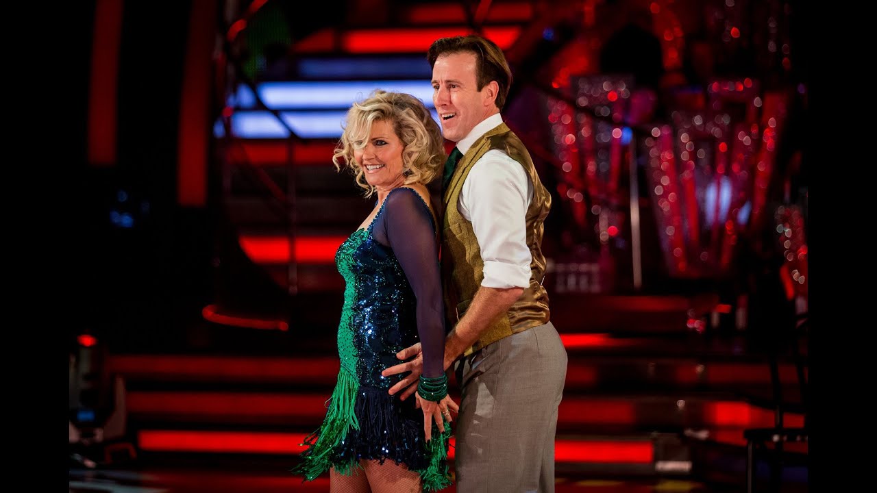 Fiona Fullerton & Anton Cha Cha to 'Beggin' - Strictly Come Dancing 2013: Week 2 - BBC
