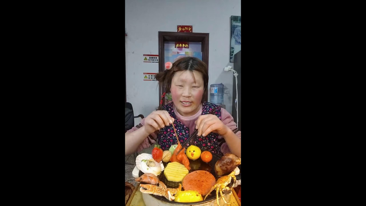 🔴 LIVE：🔥大胃王狂炫！10 斤美食堆成山，挑战一小时清空餐桌 🔥Foodie King's Feast! 10 Jin of Food Piled Like a Mountain