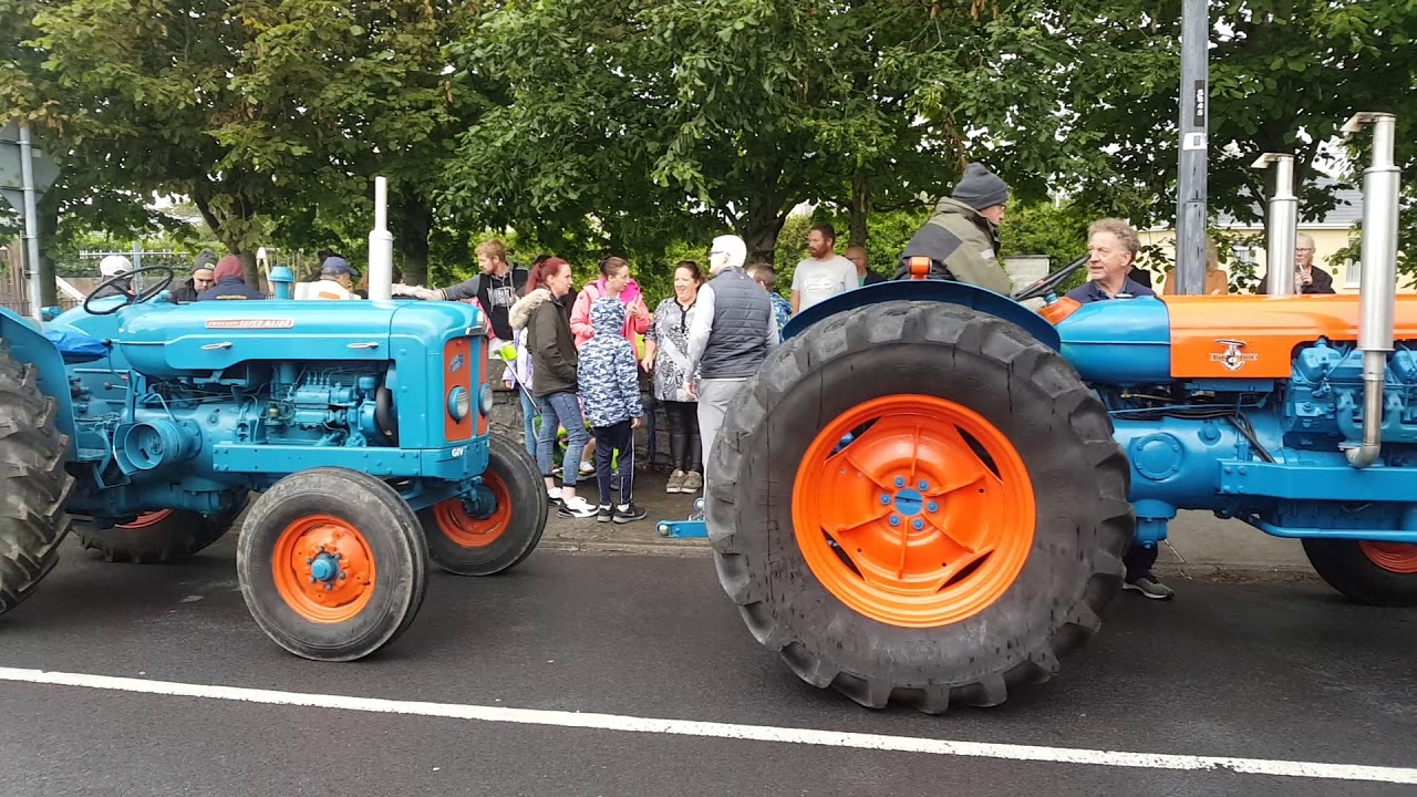Tractor fundraising by Ardfert people for staff at UHK June 2020.