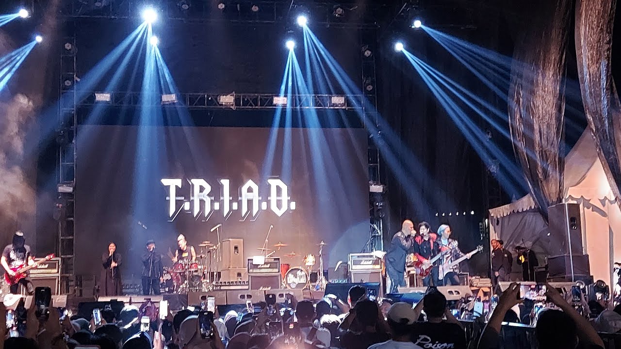 TRIAD - Selir Hati (Live in Makassar)